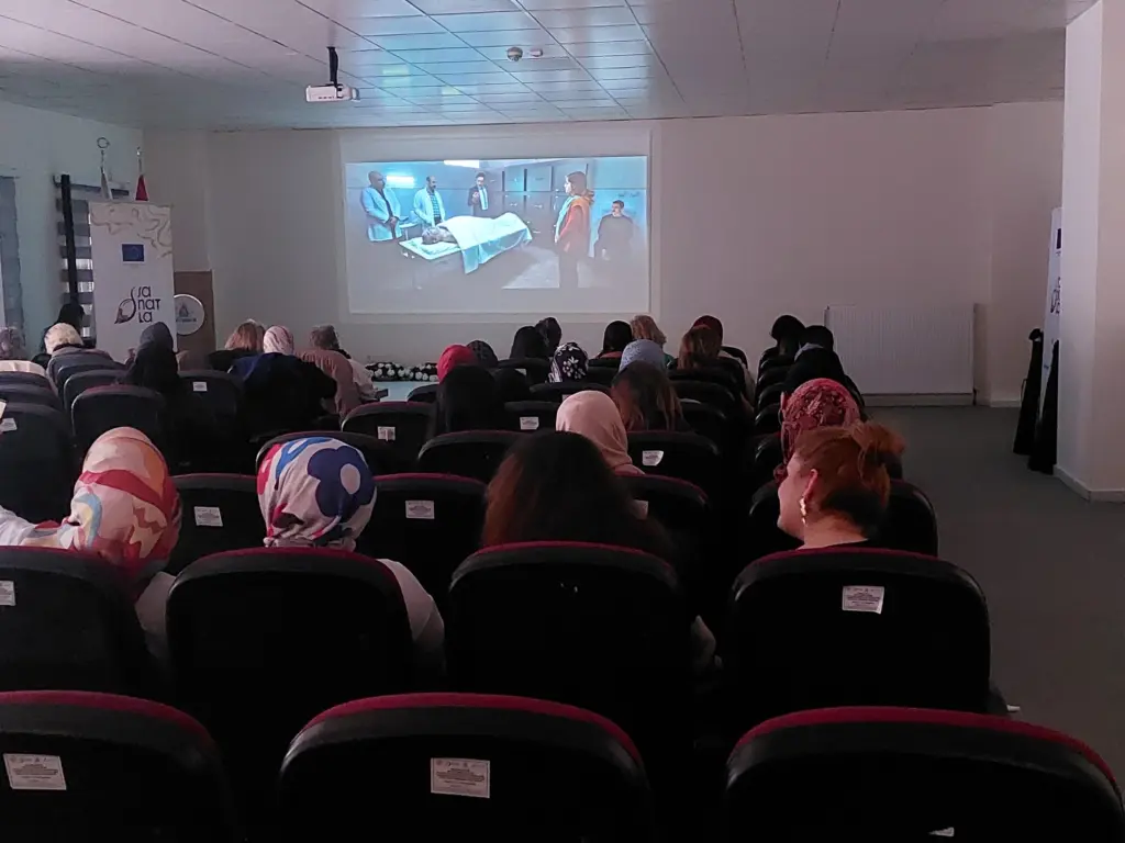 Film Gösterimi ve Söyleşi: “Tavuk Suyuna Çorba” ve “Kabuk” (Nevşehir)